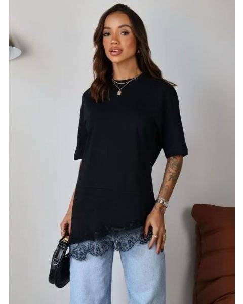 T SHIRT FEMININA PRETA COM DETALHE EM RENDA