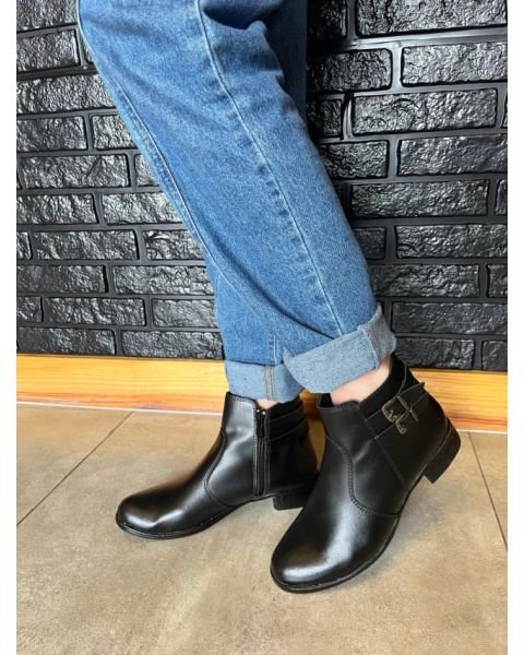 Bota Preta Fivela