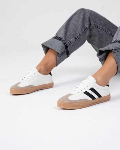 Tênis Carol Branco e Preto